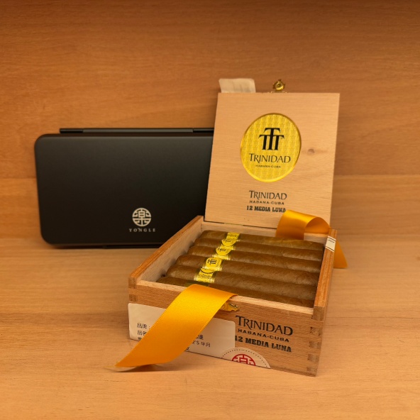 特立尼達半月MEDIA LUNA